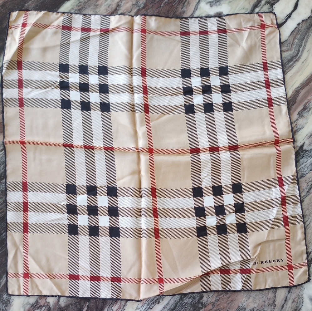 ❌❌SOLD❌❌Burberry Beige Checkered Silk Scarf